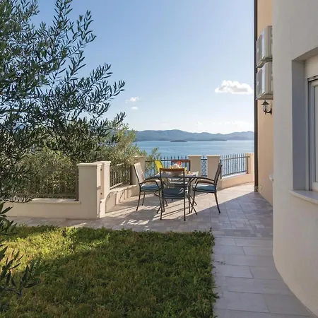 One-bedroom In Komarna Apartament