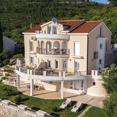 One-bedroom In Komarna コマルナ